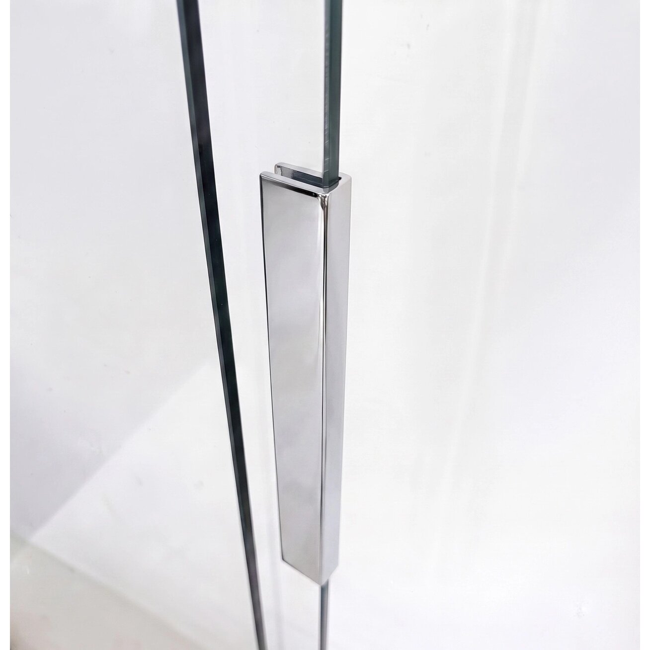 Vonios sienelė stumdomomis durimis Dario, 80 cm/ 100 cm/ 120 cm, chromo spalvos profiliai 2 Vonios sienelė stumdomomis durimis Dario, 80 cm/ 100 cm/ 120 cm, chromo spalvos profiliai 2